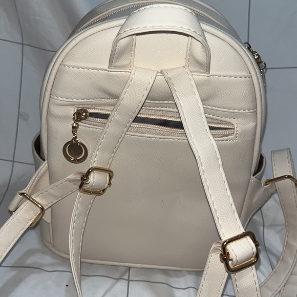 white mini backpack - Picture 3 of 6